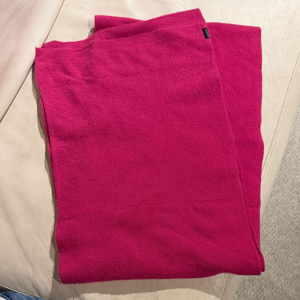 Athleta Wool-blend Fuchsia Knit Scarf